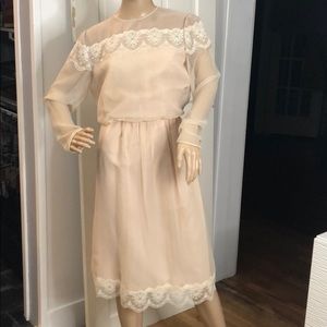 Vtg. Peach & ivory Sheer silk chiffon & lace dress